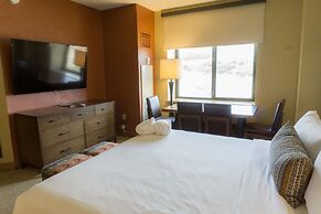 Renovated Studio with All of the Necessities by RedAwning - Save 20% o