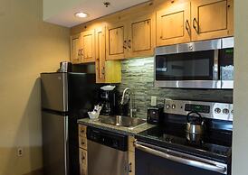 Renovated Studio with All of the Necessities by RedAwning - Save 20% o