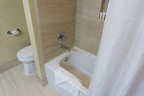 Renovated Studio with All of the Necessities by RedAwning - Save 20% o