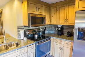 Deluxe condo in newly remodeled Grand Summit Hotel by RedAwning - Save