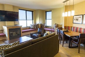 Deluxe condo in newly remodeled Grand Summit Hotel by RedAwning - Save