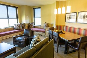 Deluxe condo in newly remodeled Grand Summit Hotel by RedAwning - Save