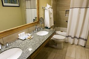 Deluxe condo in newly remodeled Grand Summit Hotel by RedAwning - Save