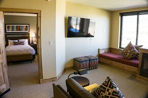 Exquisite Condo, Great for Families, Ski in/out by RedAwning - Save 20