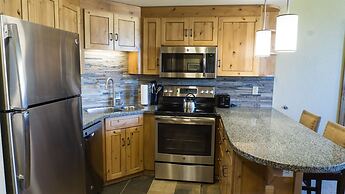 Exquisite Condo, Great for Families, Ski in/out by RedAwning - Save 20