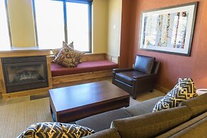Exquisite Condo, Great for Families, Ski in/out by RedAwning - Save 20