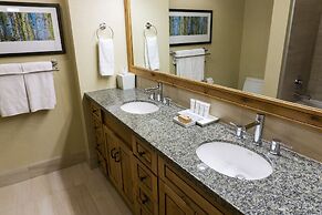 Prime Canyons Village ski in/out location by RedAwning - Save 20% on 7