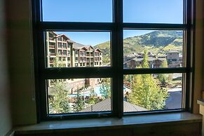 Prime Canyons Village ski in/out location by RedAwning - Save 20% on 7