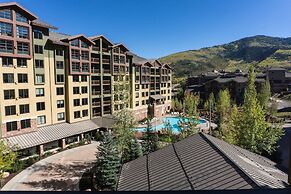 Prime Canyons Village ski in/out location by RedAwning - Save 20% on 7