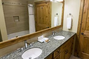 Prime Canyons Village ski in/out location by RedAwning - Save 20% on 7