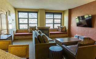 Luxury suite in the heart of Canyons Village by RedAwning - Save 20% o