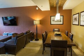 Luxury suite in the heart of Canyons Village by RedAwning - Save 20% o