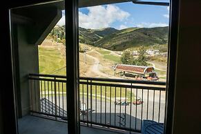 Luxury suite in the heart of Canyons Village by RedAwning - Save 20% o