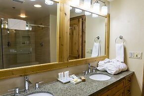 Luxury suite in the heart of Canyons Village by RedAwning - Save 20% o