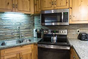 Luxury suite in the heart of Canyons Village by RedAwning - Save 20% o