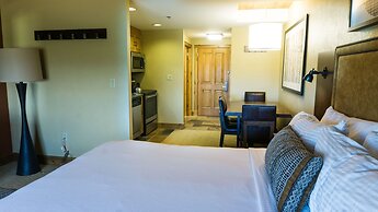 Grand Summit Hotel, a Ski in/out by RedAwning - Save 20% on 7+ Nights!