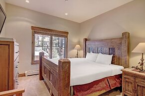 Premier 2-story Townhome Minutes From Winter Activities 3 Bedroom Town