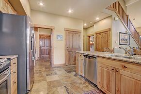 Premier 2-story Townhome Minutes From Winter Activities 3 Bedroom Town