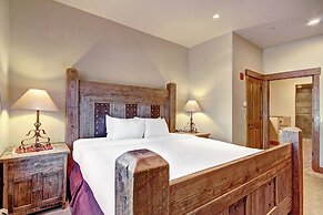 Premier 2-story Townhome Minutes From Winter Activities 3 Bedroom Town