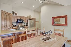 Bright + Scenic 2br - 7ppl Steps To Ski Lifts + Main Street 2 Bedroom 