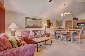 Bright + Scenic 2br - 7ppl Steps To Ski Lifts + Main Street 2 Bedroom 