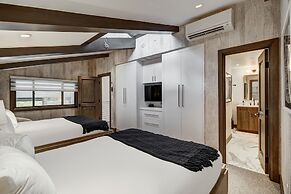 Elegant 3 Bedroom Condo Lodge at Vail by RedAwning - Save 20% on 7+ Ni