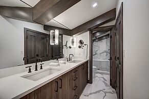 Elegant 3 Bedroom Condo Lodge at Vail by RedAwning - Save 20% on 7+ Ni