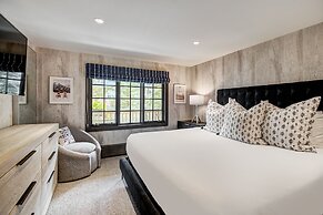 Elegant 3 Bedroom Condo Lodge at Vail by RedAwning - Save 20% on 7+ Ni