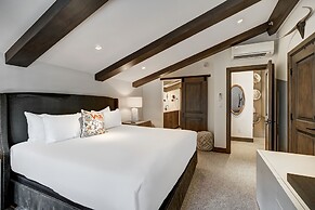 Elegant 3 Bedroom Condo Lodge at Vail by RedAwning - Save 20% on 7+ Ni