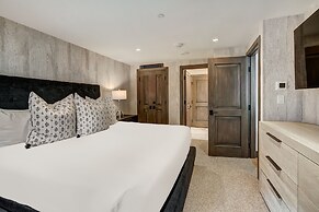 Elegant 3 Bedroom Condo Lodge at Vail by RedAwning - Save 20% on 7+ Ni