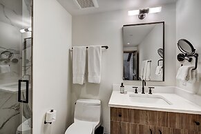 Elegant 3 Bedroom Condo Lodge at Vail by RedAwning - Save 20% on 7+ Ni