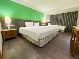 Green World Triplebeds Hotel