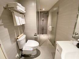 Green World Triplebeds Hotel