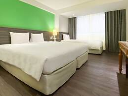 Green World Triplebeds Hotel