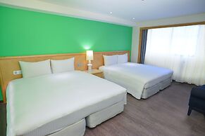 Green World Triplebeds Hotel