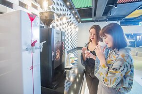 Green World Triplebeds Hotel