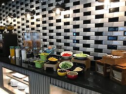 Green World Triplebeds Hotel