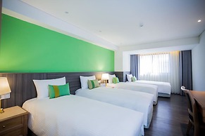 Green World Triplebeds Hotel
