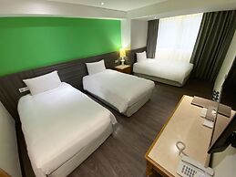 Green World Triplebeds Hotel