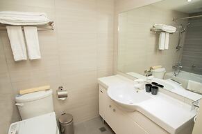 Green World Triplebeds Hotel