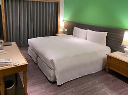 Green World Triplebeds Hotel