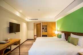 Green World Triplebeds Hotel