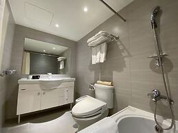 Green World Triplebeds Hotel