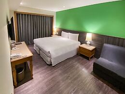 Green World Triplebeds Hotel