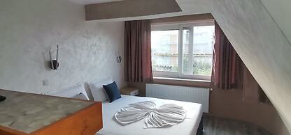 Hotel Jeweller