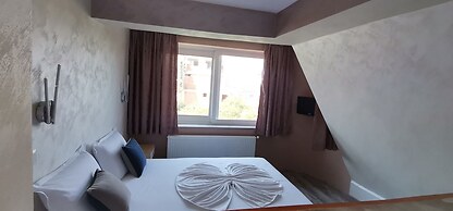 Hotel Jeweller