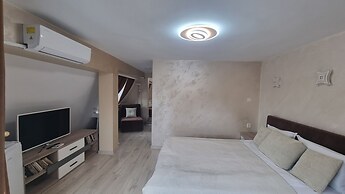 Hotel Jeweller
