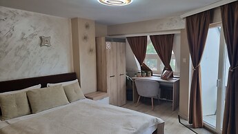 Hotel Jeweller