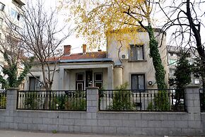The English Guest House
