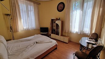 The English Guest House